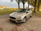 Ford Focus 1.0 EcoBoost 2015 AIRCO/CRUISE/STOELVERWARMING/, Auto's, Ford, Stof, Euro 6, Handgeschakeld, Grijs