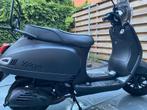 Agm scooter zwart, Fietsen en Brommers, Snorfietsen en Snorscooters, Ophalen, Gebruikt, Benzine, Overige merken