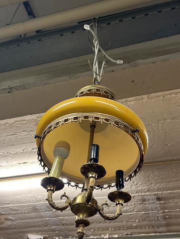 Vintage Hanglamp met Gele Kap beschikbaar voor biedingen
