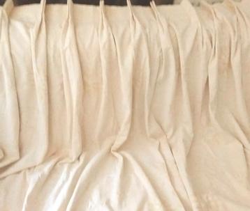 2 Lichtgele gevoerde gordijnen van 240 cm h en 130 cm cm br beschikbaar voor biedingen