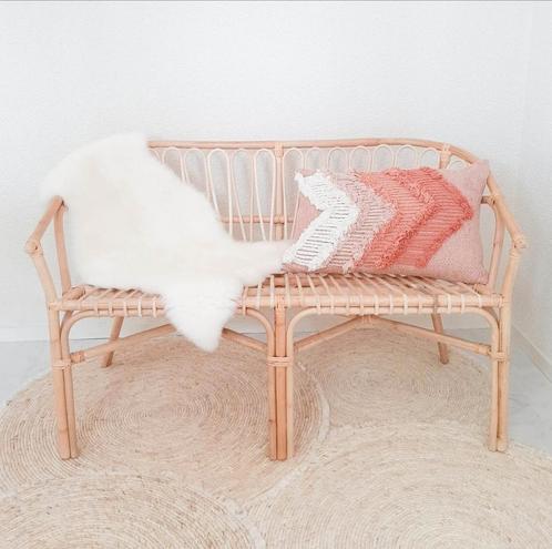 Trouwbankje, rotan bankje, bruiloft decoratie, Hobby en Vrije tijd, Feestartikelen | Verhuur, Nieuw, Geboorte of Huwelijk, Ophalen