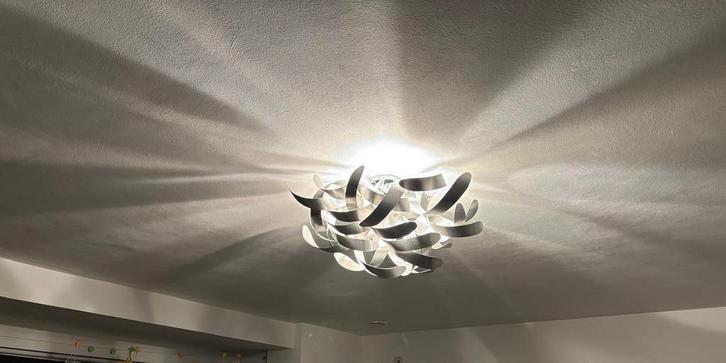 Plafondlamp met aluminium krullen, stoer en romantisch, Huis en Inrichting, Lampen | Plafondlampen, Zo goed als nieuw, Metaal