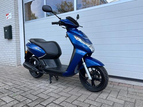 Nieuwstaat Peugeot Kisbee active blue. SNOR. 25km. Injectie., Fietsen en Brommers, Snorfietsen en Snorscooters, Zo goed als nieuw
