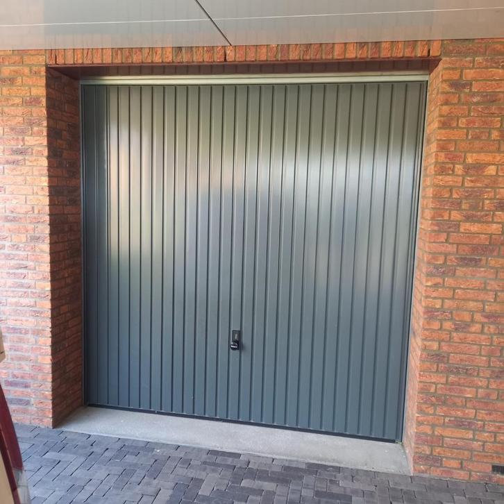 Garagedeur, Doe-het-zelf en Verbouw, Deuren en Horren, Zo goed als nieuw, Garagedeur, 215 cm of meer, 120 cm of meer, Metaal, Ophalen