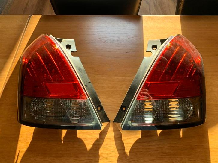 LED Smoke achterlichten Suzuki Swift III ZO GOED ALS NIEUW!!, Auto-onderdelen, Verlichting, Suzuki, Gebruikt, Ophalen of Verzenden