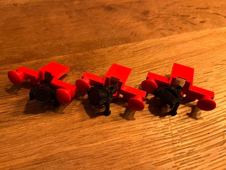 Lego 12v 12 volt 3 x rode treinbuffer met magneet 7750, Kinderen en Baby's, Speelgoed | Duplo en Lego, Gebruikt, Ophalen of Verzenden