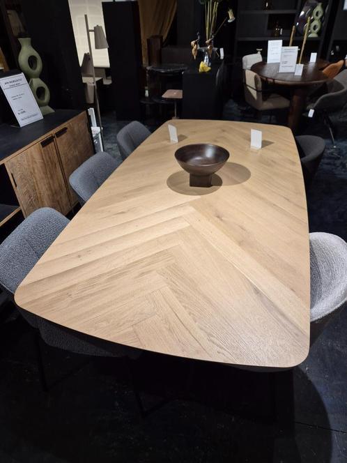 Eetkamertafel Geneve 220x110 met spinpoot Van €1650 Nu €950, Huis en Inrichting, Tafels | Eettafels, Nieuw, 100 tot 150 cm, 200 cm of meer