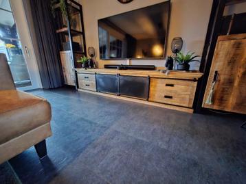 Mango tv kast beschikbaar voor biedingen