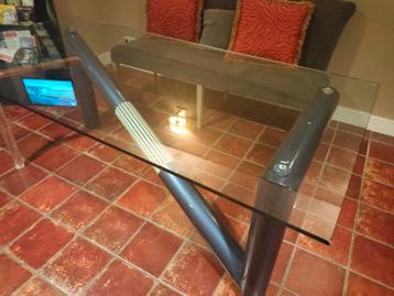 Glazen Eettafel met Metalen Onderstel beschikbaar voor biedingen