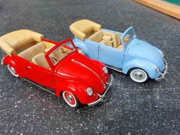 2x VW kever cabriolet 1951 Maisto 1:18 beschikbaar voor biedingen