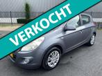 Hyundai I20 1.4i DynamicVersion 5drs Airco NAP!, Voorwielaandrijving, Gebruikt, Zwart, 4 cilinders