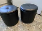 2 zwarte poefjes 10 euro per stuk 2 voor 17.50, Auto diversen, Autospeakers, Ophalen, Zo goed als nieuw