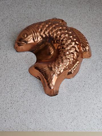 koperkleurige puddingvorm vis, ongeveer 30 cm hoog beschikbaar voor biedingen