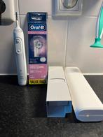 Elektrische Oral-b tandenborstel., Sieraden, Tassen en Uiterlijk, Uiterlijk | Mondverzorging, Tandenborstel, Zo goed als nieuw