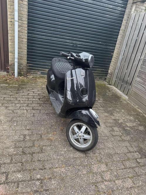 Vespa lx 50 4tv4 2011, Fietsen en Brommers, Scooters | Vespa, Gebruikt, Vespa LX, Maximaal 45 km/u, Benzine, Ophalen