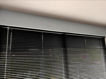 Jaloezie mat zwart 218x240 cm beschikbaar voor biedingen