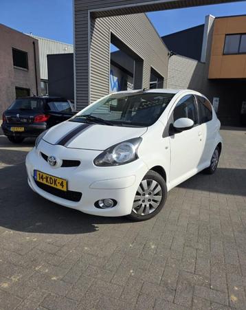 Toyota Aygo 1.0 12V Vvt-i 5DRS 2009 Wit Airco New APK!!!!!! beschikbaar voor biedingen
