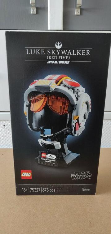 Lego Star Wars set 75327 Luke Skywalker's helm beschikbaar voor biedingen