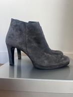 grijze enkellaarsjes, Lage of Enkellaarzen, Ophalen of Verzenden, Zo goed als nieuw, Grijs