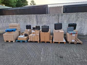 Grote partij (258 st.) kunststof koffers van diverse merken,, Diversen, Ophalen, Nieuw