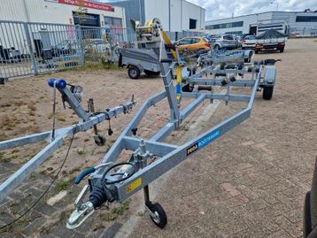 Pega VB 1350/675 voor Tenders of sloepen met motor in de bun beschikbaar voor biedingen