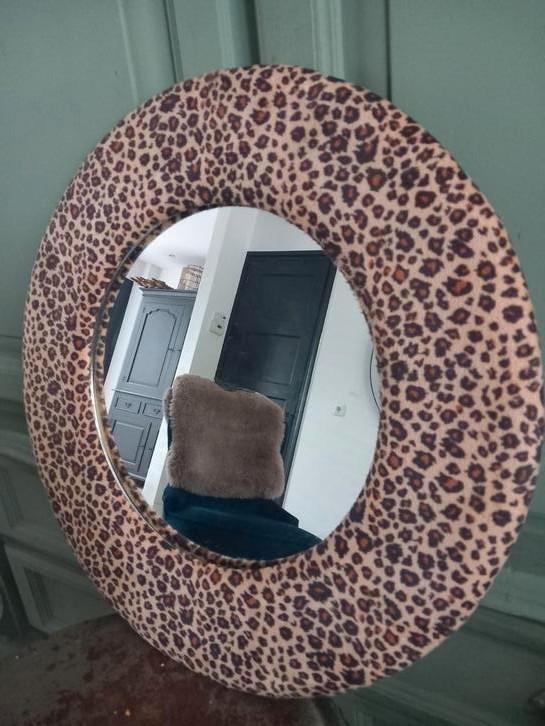 Ronde spiegel panterprint, Huis en Inrichting, Woonaccessoires | Spiegels, Nieuw, Minder dan 50 cm, Minder dan 100 cm, Rond, Ophalen