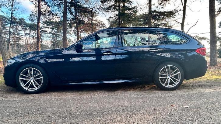 BMW 5-Serie 520i Touring High Executive M-pakket - Pano, Auto's, BMW, Particulier, 5-Serie, ABS, Achteruitrijcamera, Adaptieve lichten