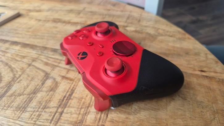Xbox Elite Series 2 Draadloze controller - Core Rood, Spelcomputers en Games, Spelcomputers | Xbox | Accessoires, Zo goed als nieuw