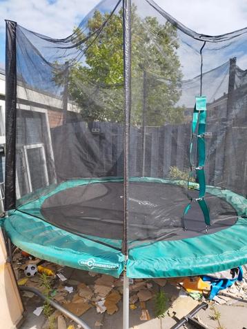 300 doorsnede trampoline  beschikbaar voor biedingen