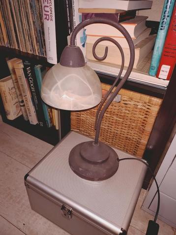 Brocante tafellamp  beschikbaar voor biedingen