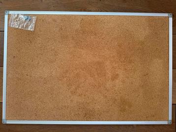Prikbord 60x90 beschikbaar voor biedingen
