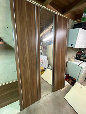 Kast 236x150x60 netjes 