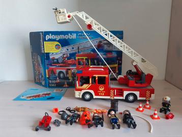 Playmobil Brandweerwagen met Ladder en accessoires  beschikbaar voor biedingen