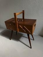 Vintage naaibox, fourniturenkastje, antiek, brocante, Hobby en Vrije tijd, Naaien en Fournituren, Ophalen, Gebruikt, -, -