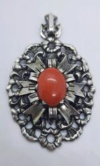 Antieke zilveren hanger met bloedkoraal, Ophalen of Verzenden