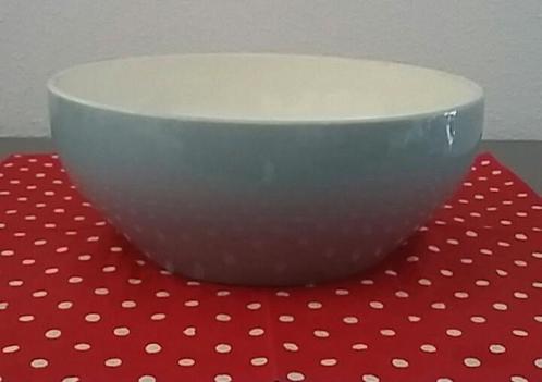 PETRUS REGOUT pastel grijsblauwe kom, Huis en Inrichting, Keuken | Servies, Gebruikt, Kom(men), Effen, Aardewerk, Ophalen of Verzenden