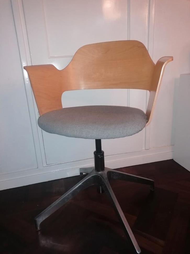 2 IKEA Fjällberget bureaustoelen, Huis en Inrichting, Bureaustoelen, Gebruikt, Bureaustoel, Grijs, Ophalen of Verzenden