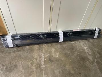 Houten jaloezie met structuur, zwart. Nieuw! beschikbaar voor biedingen
