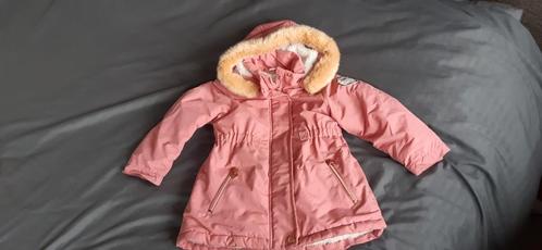 Meisjes winterjas maat 104 roze met capuchon, Kinderen en Baby's, Kinderkleding | Maat 104, Zo goed als nieuw, Jas, Ophalen of Verzenden