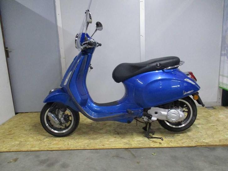 Vespa Primavera 50 - Bromscooter - E5 Injectie - Motorfiets, Motoren, Motoren | Overige merken, Bedrijf, Overig