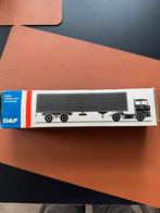Te koop schaalmodel DAF trekker met trailer, Ophalen of Verzenden, Zo goed als nieuw, Bus of Vrachtwagen