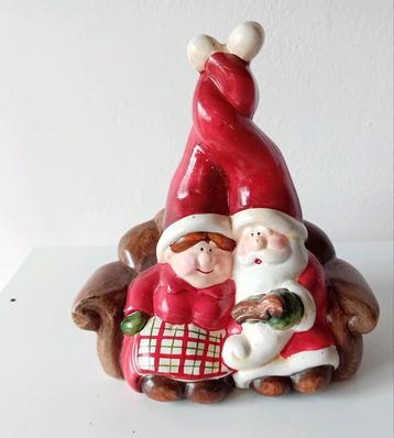 Schattig stel Kerstman, kerstvrouw, kerstbeeld beschikbaar voor biedingen