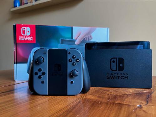 Nintendo Switch | 2 games | 3 Controllers | Doos & hoesje, Spelcomputers en Games, Spelcomputers | Nintendo Switch, Zo goed als nieuw