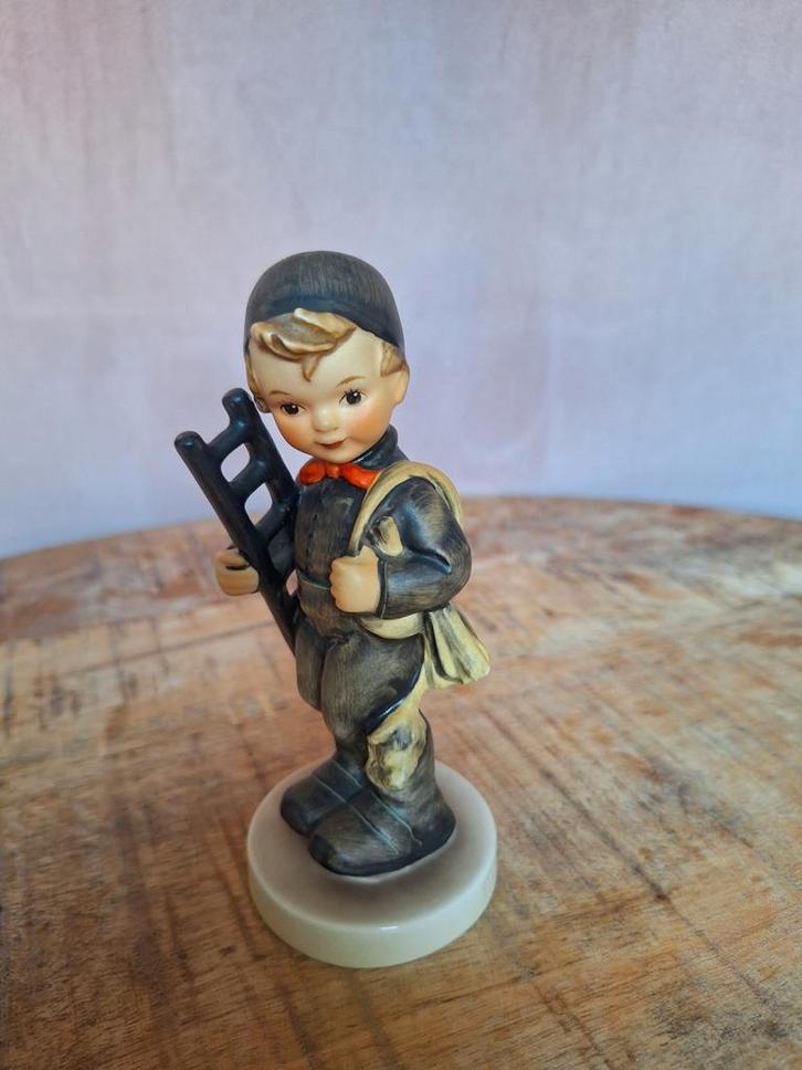 Hummel Beeldje - Schoorsteenveger, Antiek en Kunst, Antiek | Keramiek en Aardewerk, Ophalen of Verzenden