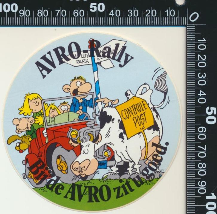 Sticker: Avro - Rally - Bij de Avro zit u goed, Verzamelen, Stickers, Zo goed als nieuw, Film, Tv of Omroep, Ophalen of Verzenden