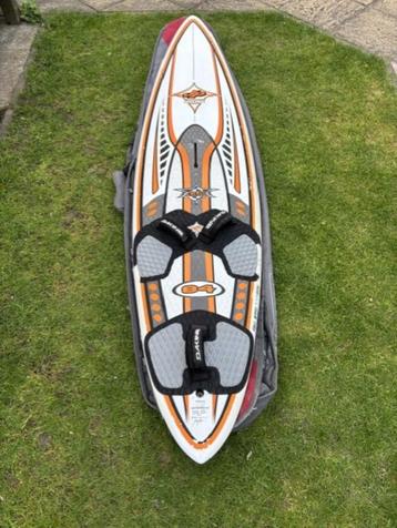 JP Freestyle Wave board 84 liter surfplank beschikbaar voor biedingen