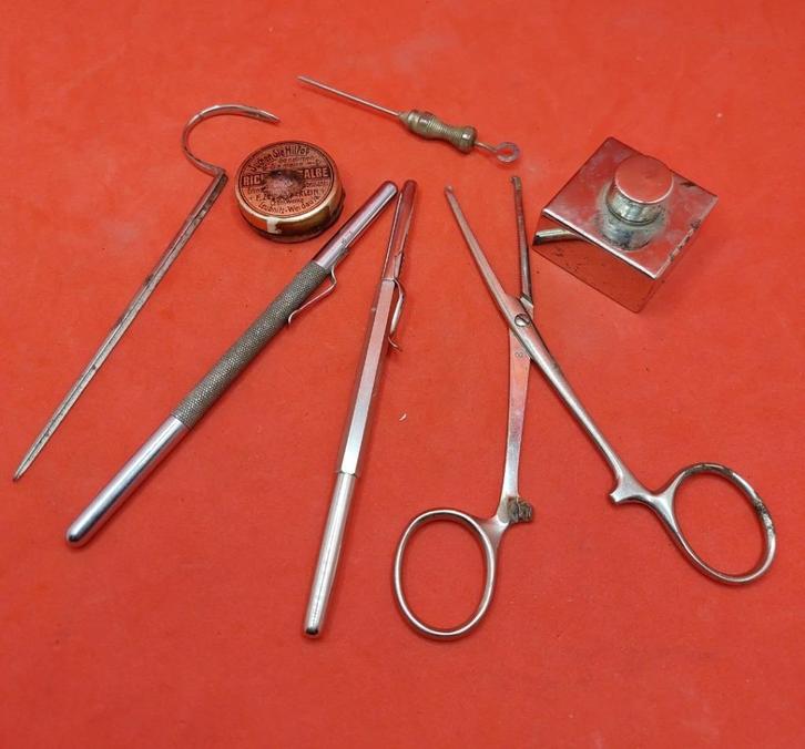 Duitse WO2 Chirurgie Sanitätsmaterial DRK grouping, Verzamelen, Militaria | Tweede Wereldoorlog, Duitsland, Ophalen of Verzenden