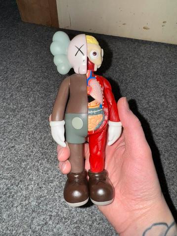 Bruine Kaws Dissected Companion Vinyl Figure te koop! #am1 beschikbaar voor biedingen
