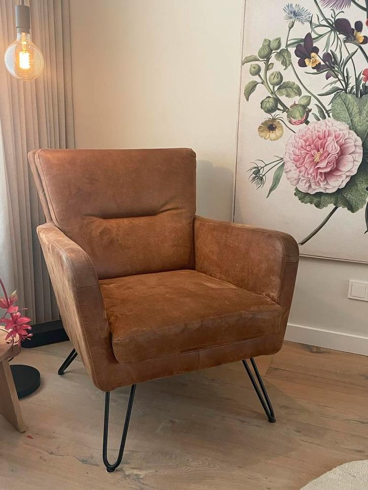 Bruin leren fauteuil met metalen pootjes, Huis en Inrichting, Fauteuils, Gebruikt, Leer, 75 tot 100 cm, Ophalen