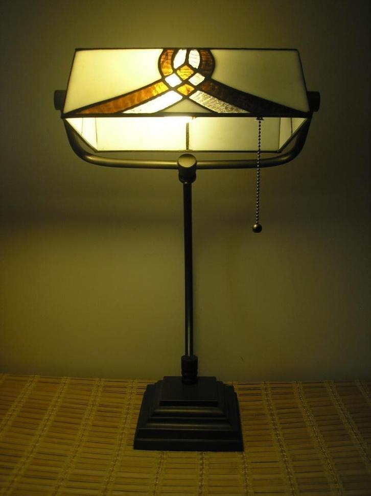 Tiffany bureaulamp (groot model), Huis en Inrichting, Lampen | Tafellampen, Zo goed als nieuw, 50 tot 75 cm, Glas, Metaal, Overige materialen